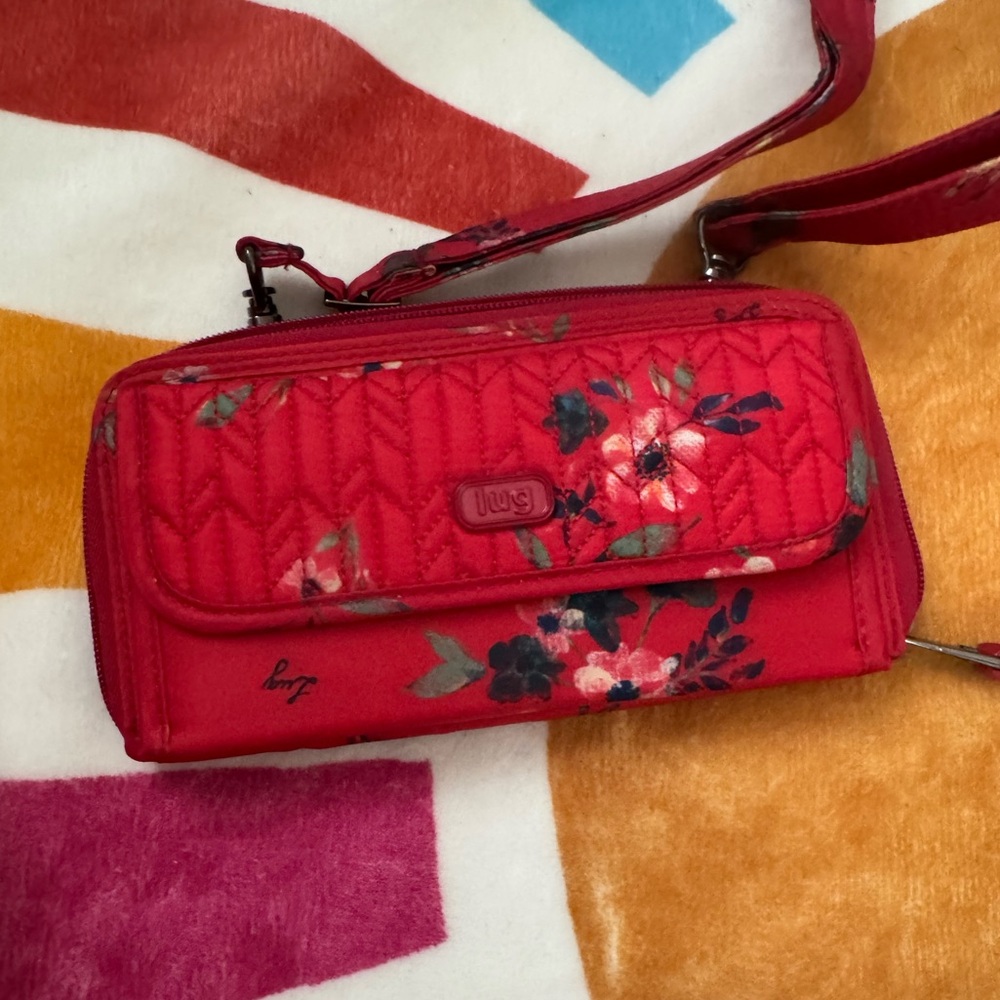 Lug Kickflip Bouquet Red Floral Convertible Crossbody Bag, NWOT